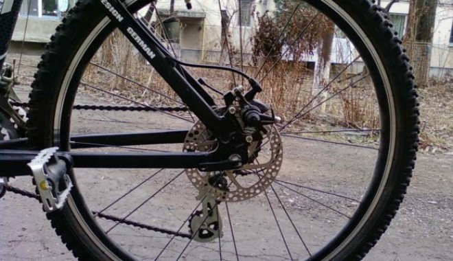 Biciclist german, tâlhărit la drumul mare - 12777538841023711822vandbiciclet-1342174370.jpg