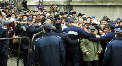 Mazăre taie cu milă din 
