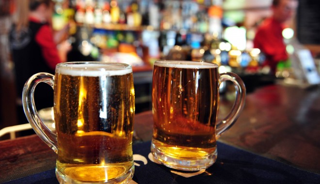 A golit un local de alcool, după care s-a întors și pentru pahare! - 12decembriecernavodafurtseturipa-1386852453.jpg