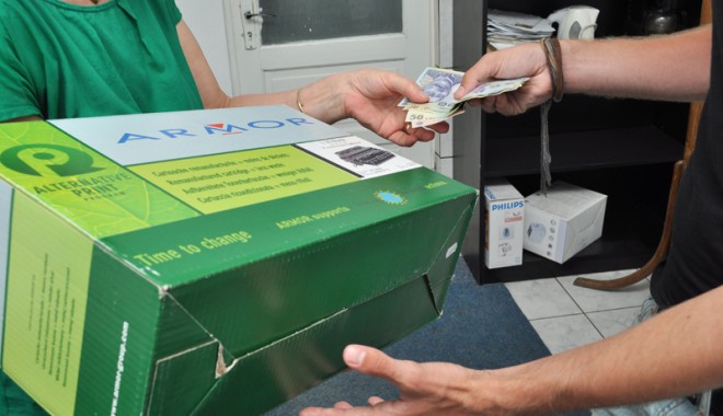 În ziua de azi, totul e pe bani! - 12iuliefondtotulepebani1-1342110179.jpg