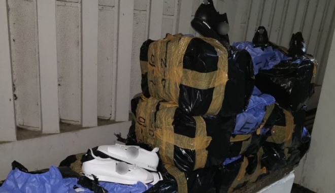 Marfă contrafăcută adusă din Turcia, confiscată la graniță - 12octvamacontrafacute-1602485295.jpg