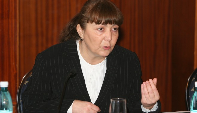 Monica Macovei sare la gâtul parlamentarilor 