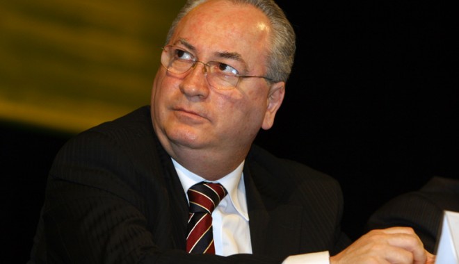 Senatorul Puiu Hașotti ar putea fi noul ministru al Culturii - 1301468777puiuhasottinn-1340118346.jpg