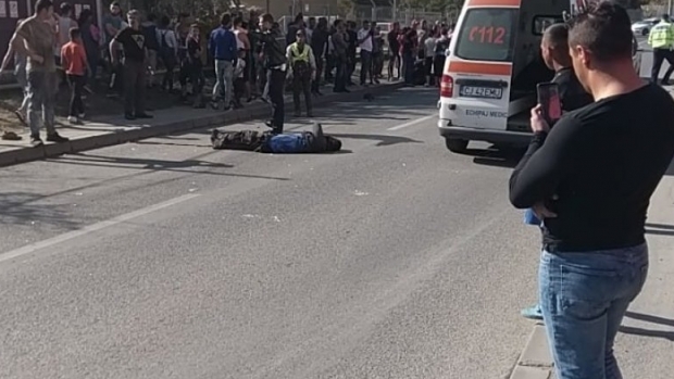 TRAGEDIE RUTIERĂ! Un tânăr fără permis a spulberat doi oameni, pe trotuar - 13178759153925171705112fav405217-1539256399.jpg