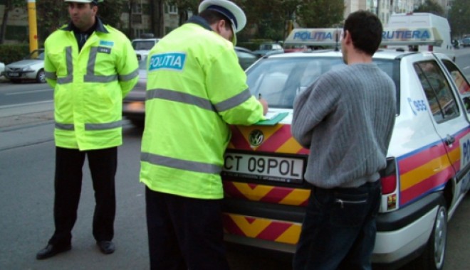 Amenzi de mii de lei aplicate de polițiști - 1323933696a1-1345538271.jpg