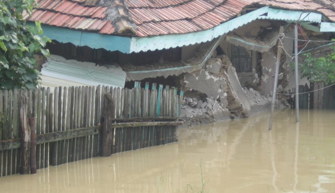 Șeful de la Apele Române, în concediu. Ponta cere DESTITUIREA lui - 1338364002cc-1406730303.jpg