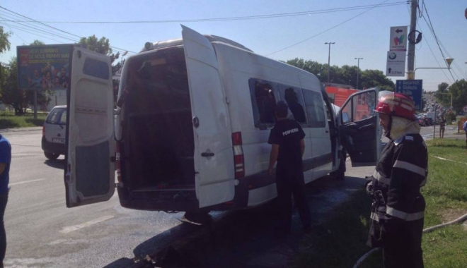 GRAV INCIDENT RUTIER. MICROBUZ ÎN FLĂCĂRI. CARE E STAREA PASAGERILOR - 13396749113808557954756069160199-1466664196.jpg