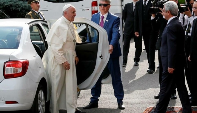 IMAGINEA ZILEI. PAPA FRANCISC ȘI LOGANUL - 13509026155960318100792165395248-1467031852.jpg