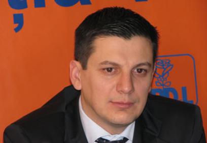 Alin Trășculescu a DEMISIONAT din Parlament! - 13527121781352628573alintrascule-1353408939.jpg