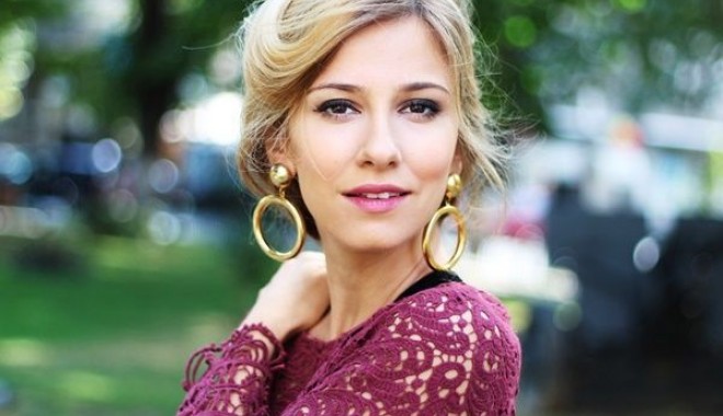 Dana Rogoz: 