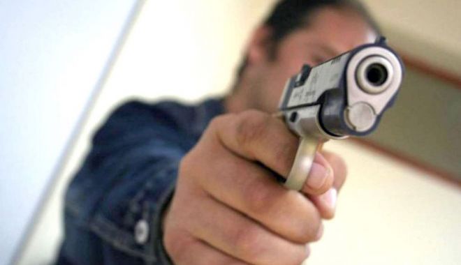 Taximetrist din Constanța a reclamat că a fost amenințat cu PISTOLUL, în miez de noapte! - 13aprcupistolulintaxisursagazeta-1586780703.jpg