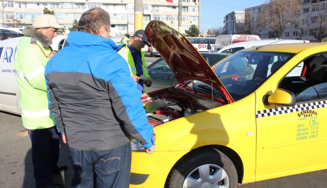Jumătate din taximetriștii controlați au fost sancționați de Poliția Constanța - 13ianuarietaximetristicontrolpol-1326457876.jpg