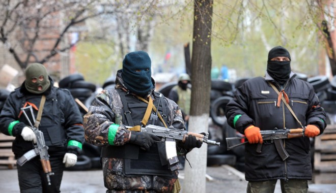 Criza în Ucraina! Pierderi MASIVE pentru armată: Mii de morți, elicoptere și vehicule blindate distruse - 140414slaviansk2-1401442008.jpg