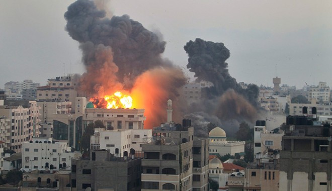 Guvernul italian confirmă moartea în Gaza a reporterului Simone Camilli - 140652487010972110109smokeandfir-1407934040.jpg