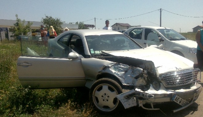 O mașină a fost lovită de tren, la Costinești - 1407201278260764100-1342267338.jpg