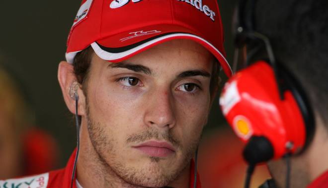 Jules Bianchi a ieșit din coma artificială și a fost transportat în Franța - 141249911585c41262-1416472017.jpg