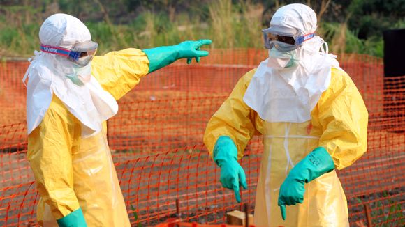 Infirmiera britanică infectată cu Ebola se află în stare critică - 1415893021f1c00b03-1420311071.jpg