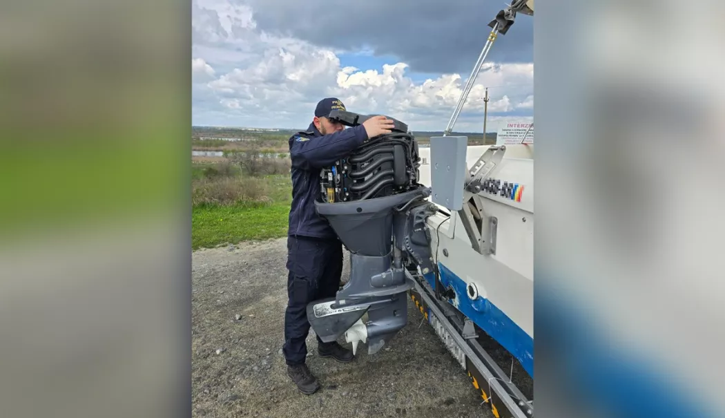Motor de ambarcațiune căutat de autoritățile din Norvegia, descoperit în Tulcea