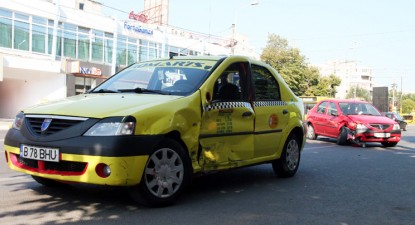 Șoferii ajung din biroul polițistului la mâna asiguratorilor - 1436db5876482359a7b1711c6fee0c9f.jpg
