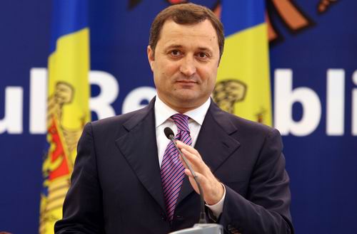 Vlad Filat rămâne în arest - 14456326839ec67110-1450364262.jpg