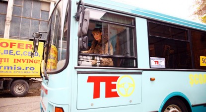 Roxana Ciuhulescu face școala de șoferi de autobuz și camion - 145709546ffd7758a1ec2e0e8eecd2e9.jpg