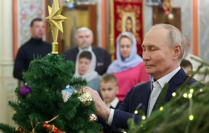 Vladimir Putin, urări de Crăciunul pe rit vechi: "Sănătate, succes şi toate cele bune"