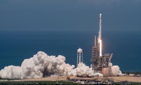 SpaceX a lansat cu succes satelitul BulgariaSat-1 - 147-1498305620.jpg
