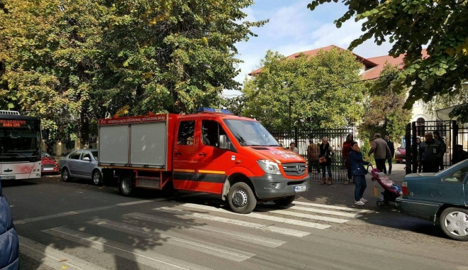 Pompierii din Constanța, în acțiune, în aceste clipe - 14808677111607420847931545002134-1476957432.jpg