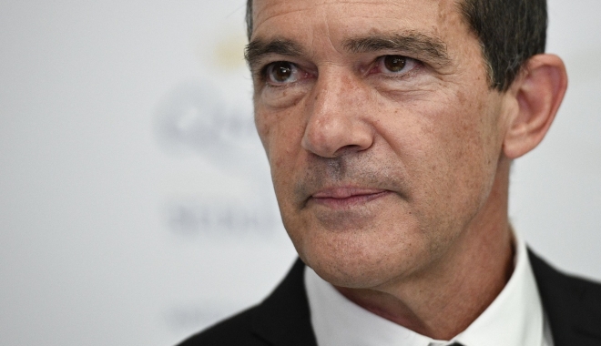 Vești proaste din lumea cinematografiei. Antonio Banderas operat pe cord. I s-au instalat trei stenturi - 14905143194862e4ee-1491214021.jpg