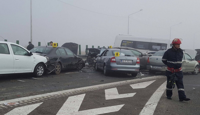 ACCIDENT GRAV PE A2 / Bilanțul persoanelor decedate a ajuns la 4 - 14923023125271551141789917222641-1478370265.jpg