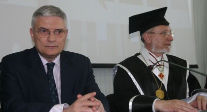 Daniel Dăianu le-a 