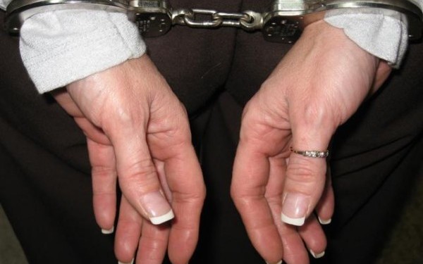 Captura polițiștilor după perchezițiile de azi dimineață: o septuagenară reținută - 14iunieseptuagenaraperchezitii-1339667084.jpg