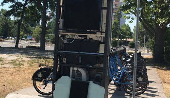 O nouă stație de biciclete, din Constanța, a fost vandalizată - 15-1561639773.jpg