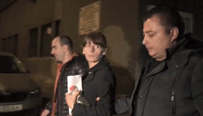 Femeia care a comis crima de la metrou, transferată la Jilava. DEȚINUTELE PROTESTEAZĂ! - 1513178498e3791e16-1513255350.jpg