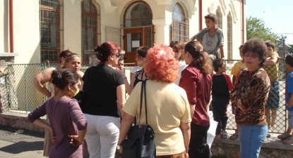 La Școala nr. 5, părinții refuză aducerea preșcolarilor - 151cc15dc86d80424678748280cbe211.jpg
