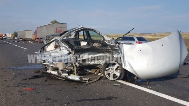 Accident grav pe DN2! O persoană a murit și două sunt grav rănite - 1535610011223768x57652539900-1535617972.jpg