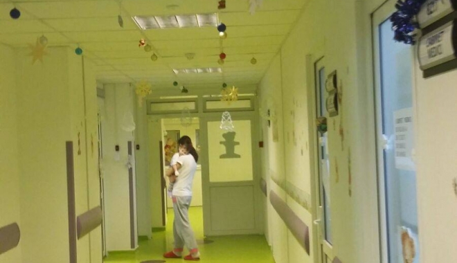 Galerie foto / Secția de Pediatrie din Spitalul Județean Constanța, pregătită de sărbători - 15409653117054945303179012186053-1481273727.jpg