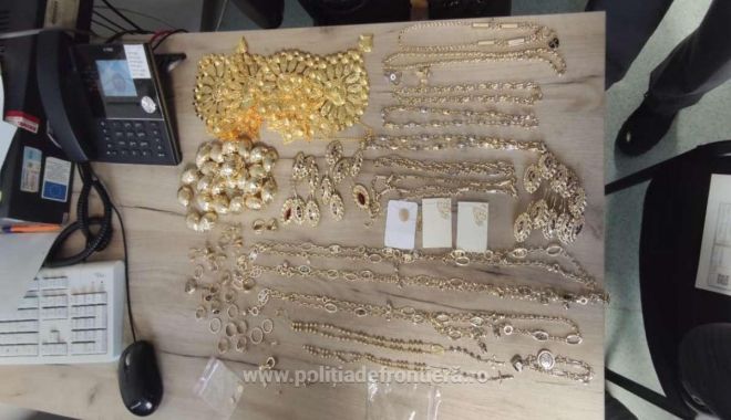 BIJUTERII ASCUNSE sub scaunul șoferului, găsite de polițiștii de frontieră - 15aprbijuterii-1618478401.jpg
