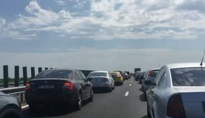 Aglomerație mare la stația de taxare de la Fetești, pe Autostrada Soarelui - 15e69ce3fd724d79aeb11e1cc21ec407-1627712977.jpg
