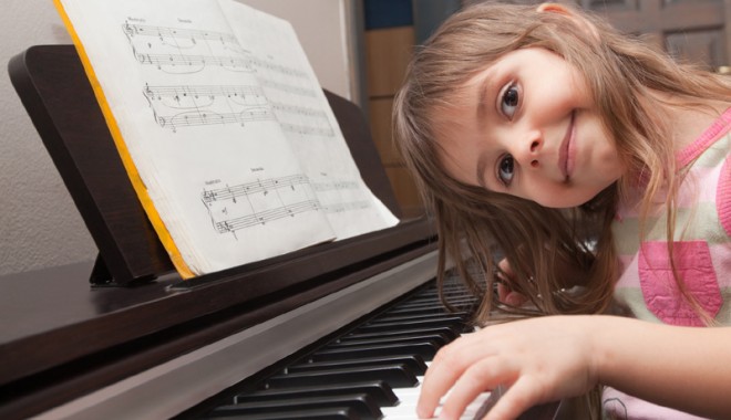 Alabama mourning Postman De ce e bine să cânte copilul la pian | Cuget Liber