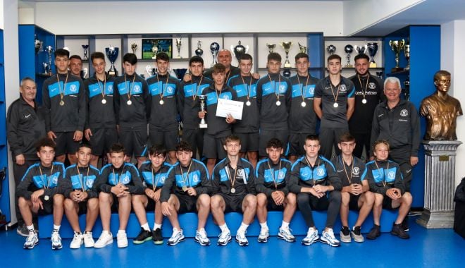 Fotbal / Trei echipe ale Academiei Hagi au devenit campioane județene - 1622978855811696650154-1623060783.jpg