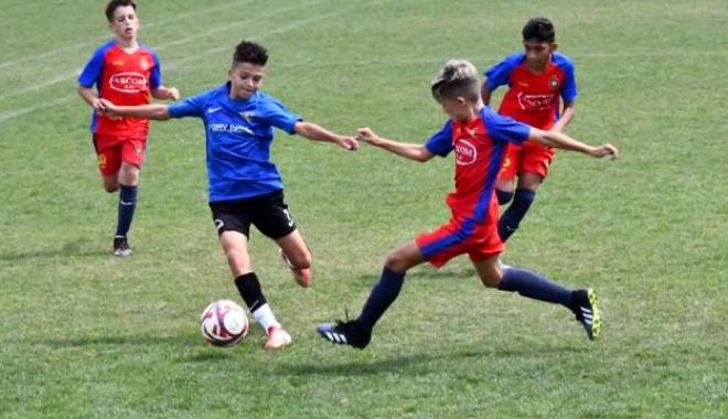 Juniorii Academiei Hagi, printre remarcaţii turneului de la Braşov - 1629638892872468693981-1629723410.jpg