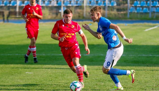 Fotbal, Liga a III-a / FCV Farul II, şansă de a urca pe podium, după meciul cu Înainte Modelu - 163100488658181-1631196008.jpg
