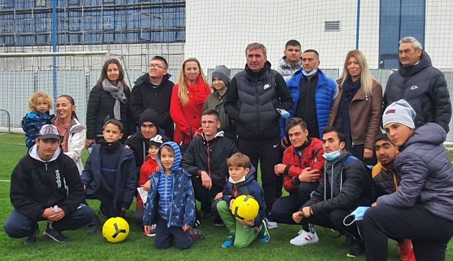 Parteneriat între Academia Hagi şi Inspectoratul Şcolar Judeţean Constanţa - 163722415987318-1637240454.jpg