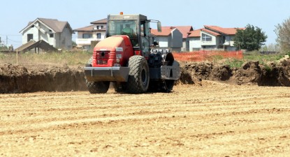 O familie s-a trezit cu terenul din Lazu expropriat și decopertat - 1647786da9f34e8690fbd08db3484ad1.jpg