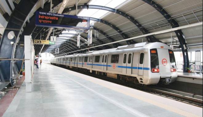 FETIȚĂ DECAPITATĂ, LA METROU - 1655371200-1459169747.jpg