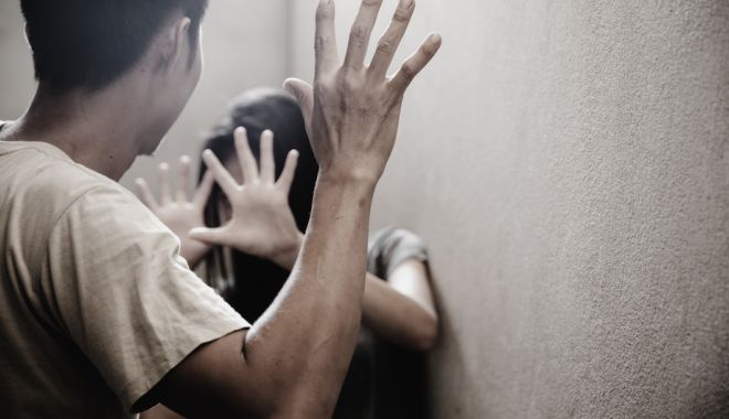 Sunteți într-o relație abuzivă? Ați fost victima unei violențe? Atunci descărcați aplicația "Bright Sky RO"