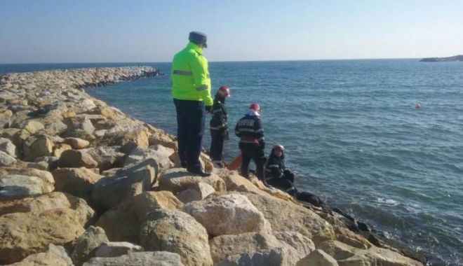 CADAVRU plutind în mare, în Portul Constanța. Intervin echipele ISU - 1696e4ee0d04453cbc4a4e7b55672efb-1636613214.jpg