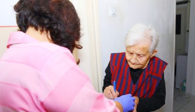Primăria Constanța premiază la domiciliu seniorii orașului - 16iuniesenioriprimarie-1592290307.jpg