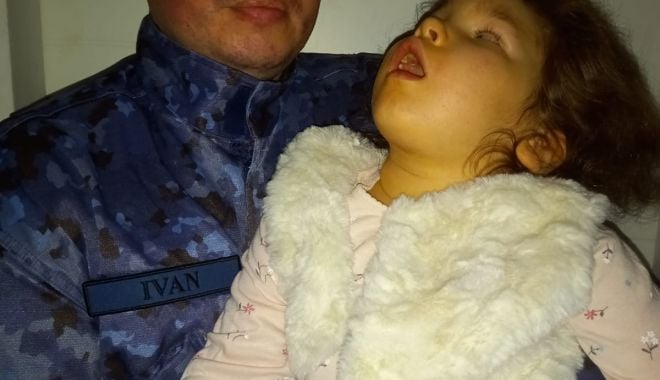 BOLI GRELE umbresc copilăria unei fetițe. Este nevoie de ajutor pentru TERAPII DE RECUPERARE! - 16maifetitamilitar-1621160590.jpg